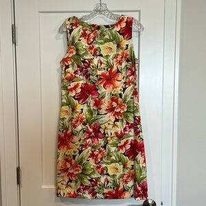 Bright and bold sleeveless dress. White Stag size 8.